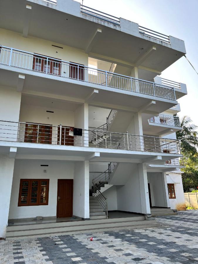 Wayanad Biriyomz Residency, Kalpatta, Low Cost Rooms And Deluxe Apartment Buitenkant foto